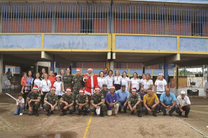 Ação beneficente contando com a participação do Papai Noel proporcionou um dia especial para quase 300 crianças e adolescentes. Foto: Divulgação
