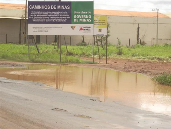 Governo de Minas garantiu duplicação no trecho de saída para Indianópolis, no entanto, até agora nada foi feito. Foto: gazeta do Triângulo
