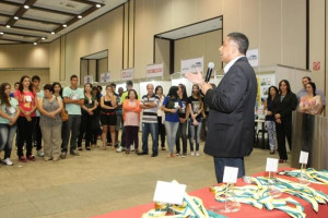 !O prefeito Gilmar Machado parabenizou toda a equipe da SMDET e os alunos participantes. Foto: Daniel Nunes/SECOM/PMU