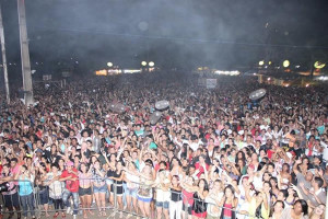Em 2013, o Carnaval reuniu mais de 100 mil pessoas no município. Foto: Arquivo