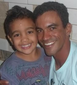 Felipe Martins Figueiredo, aniversariante de hoje, com o filho Luiz Felipe