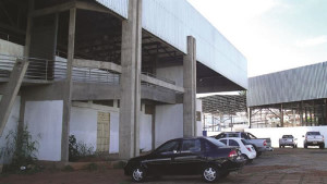 O local tem sido usado como estacionamento. Foto: Gazeta do Triângulo