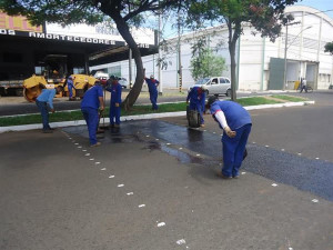 Avenida Batalhão Mauá, próximo a Maguary, recebe instalação de quebra-molas. Foto: Facebook
