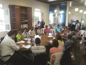 Benefícios no atendimento das secretarias municipais  foram anunciados em reunião com associações de bairros. Foto: Divulgação