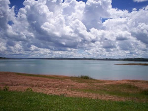 O reservatório da represa de Emborcação está com o nível muito baixo. Foto: Divulgação