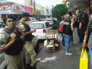 Em Araguari houve um enquadramento dos vendedores ambulantes pelos fiscais da prefeitura. Foto: Divulgação
