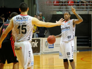 Ala/armador norte-americano é desligado do elenco em Uberlândia. Foto: Divulgação