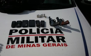 Armas usadas no assalto foram recuperadas na ação da PM. Foto: Divulgação