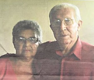 Rosalia de Freitas Andrade e seu esposo Alaide M. T. de Freitas comemoram dia 4 mais um aniversário de casamento