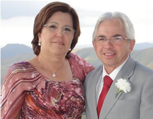 Manuel Assis Pereira Neto, aniversariante do dia 8. Na foto, com a esposa Fátima