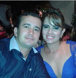 Ana Carolina Dias Rosa, aniversariante de hoje, com esposo Rogério Rodrigues de Souza