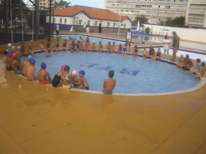 Após a reforma do Complexo Aquático, o projeto de natação continuou com suas atividades. Foto: Divulgação