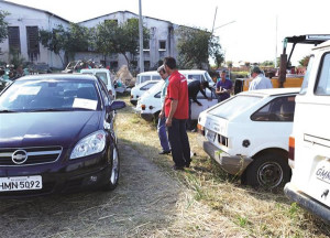 Desde que foi aberto ao público, houve uma intensa movimentação de pessoas interessadas em participar da arrematação que acontece hoje, às 10h. Foto: Gazeta do Triângulo