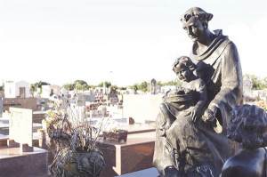 O cemitério Bom Jesus sempre foi alvo de críticas e acusações envolvendo possíveis atos de comercialização clandestina de áreas. Foto: Gazeta do Triângulo