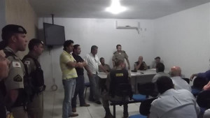 Durante reunião, os militares repassaram aos produtores rurais as próximas ações de segurança. Foto: Divulgação