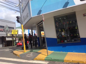 O comércio já respira o clima de Copa. Foto: Gazeta do Triângulo