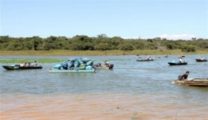 Voluntários participam hoje de mais uma ação ambiental, promovendo a limpeza do rio Paranaíba. Foto: Arquivo