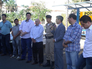 Prefeito e demais autoridades locais participaram do evento de introdução das atividades de execução do projeto. Foto: Gazeta do Triângulo
