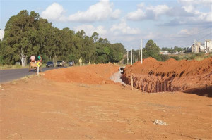 Empresa trabalha na canalização de um trecho da obra onde é considerado mais complexo. Foto: Gazeta do Triângulo