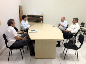 Secretário Clésio, em recepção aos representantes do Instituto de Desenvolvimento Integrado de Minas Gerais. Foto: Divulgação