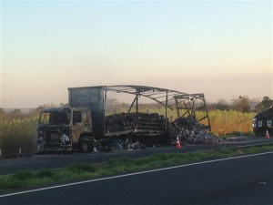Acidente deixou trânsito interditado por cerca de cinco horas. Foto: Gazeta do Triângulo