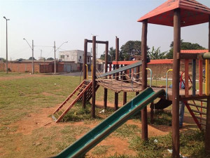 Partes dos equipamentos foram retiradas, outras danificadas. Foto: Gazeta do Triângulo