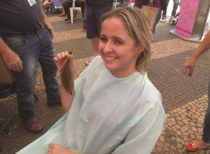 Os cabelos são doados para confecção de perucas. Foto: Gazeta do Triângulo