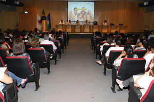 O evento contempla palestras e minicursos de capacitação e atualização às equipes de saúde bucal do município. Foto: Secom