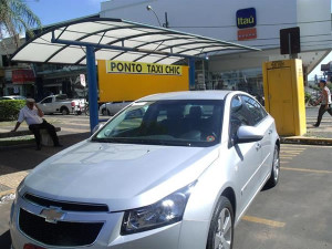 Araguari possui três pontos fixos de taxis, localizados nas praças Manoel Bonito e Getúlio Vargas e no Terminal Rodoviário Tancredo Neves. Foto: Gazeta do Triângulo