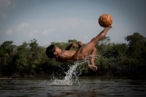 No dia de clássicos memoráveis, o perigo volta a atacar. Foto: José Luís Medeiros 