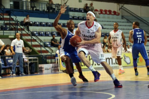 Em casa, Uberlândia faturou primeiro triunfo na temporada. Foto: Raphael Oliveira