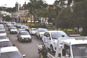 Carreata da CDL percorreu ruas do centro durante lançamento da campanha de Natal. Foto: João Aleixo