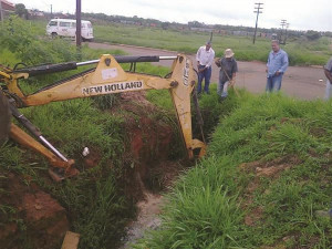 Apesar das ações para conter alagamento, rua sem saída do Independência ainda apresenta este cenário. Foto: Divulgação