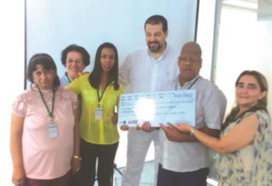 Entrega do prêmio simbólico aconteceu nesta quarta-feira, em Belo Horizonte. Foto: Divulgação