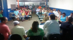Prefeito Raul Belém falou com os moradores sobre as obras a serem realizadas no bairro. Foto: Divulgação
