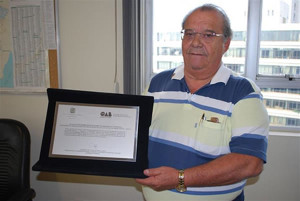 Vice-presidente do Recivil, Roberto Barbosa de Carvalho, foi homenageado  pela OAB-Federal pelos serviços prestados em prol da sociedade. Foto: Divulgação