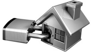 Os cidadãos que forem sair em viagem podem ligar para o 190 e pedir o apoio da Polícia Militar para a segurança da residência