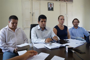 Em meio a desabafo e lágrimas, Werley revela ao lado de companheiros do PDT que acabou  o vínculo entre ele e o prefeito Raul Belém. Foto: Gazeta do Triângulo