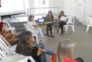 Equipes elaboram ações para a apresentação ao Conselho Municipal. Foto: PMA