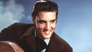 Elvis Presley foi encontrado pela namorada, Ginger Alden, no banheiro da mansão de Graceland. Foto: Divulgação