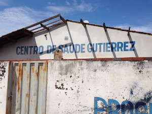Condições da cobertura comprometiam funcionários e pacientes. Foto: Divulgação