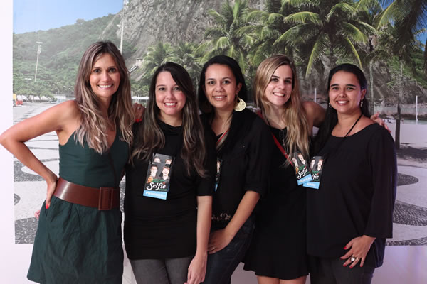 Equipe Viva Marketing, produção local da peça Selfie, durante turnê do espetáculo na cidade de Uberlândia