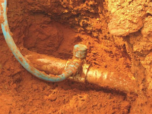 Estudos realizados apontam que os “gatos” correspondem a 12% das ligações de água da cidade. Foto: Divulgação