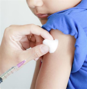 A vacinação gratuita iniciou nesta segunda-feira nos postos de saúde do município. Foto: Divulgação