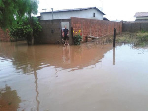 Após obstrução de bolsões, ruas do bairro apresentavam cenário de alagamento. Foto: Divulgação