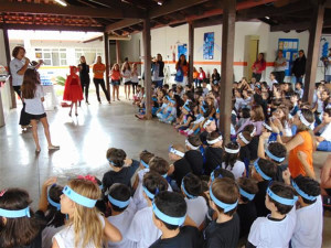 Atividade no Colégio Mais Positivo reuniu pais e estudantes. Foto: Divulgação