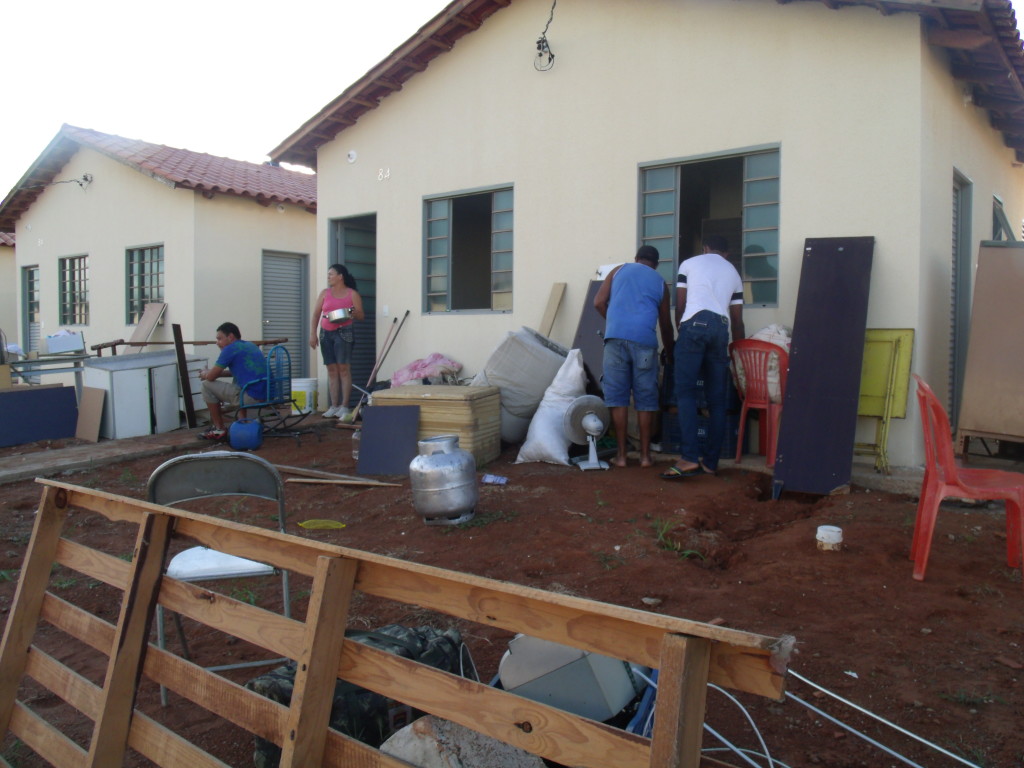 Após a vistoria, os beneficiários começaram o processo de mudança para as novas residências