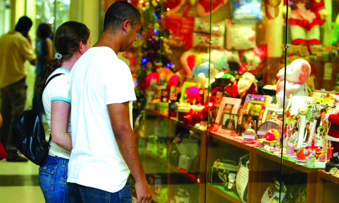 Setores comércio e serviços tiveram uma queda considerável durante o mês de março