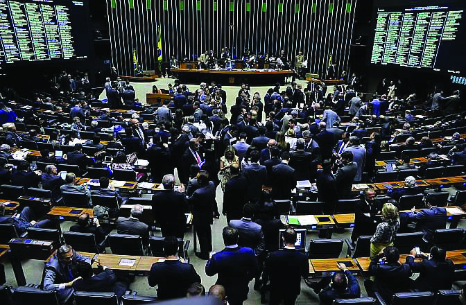 Nessa reunião tambémestava inserida a concessão de R$ 300 milhões em recursossuplementares para o seguro rural