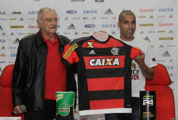 Sheik mal chegou ao Flamengo e já aproveitou a coletiva de imprensa para ser polêmico